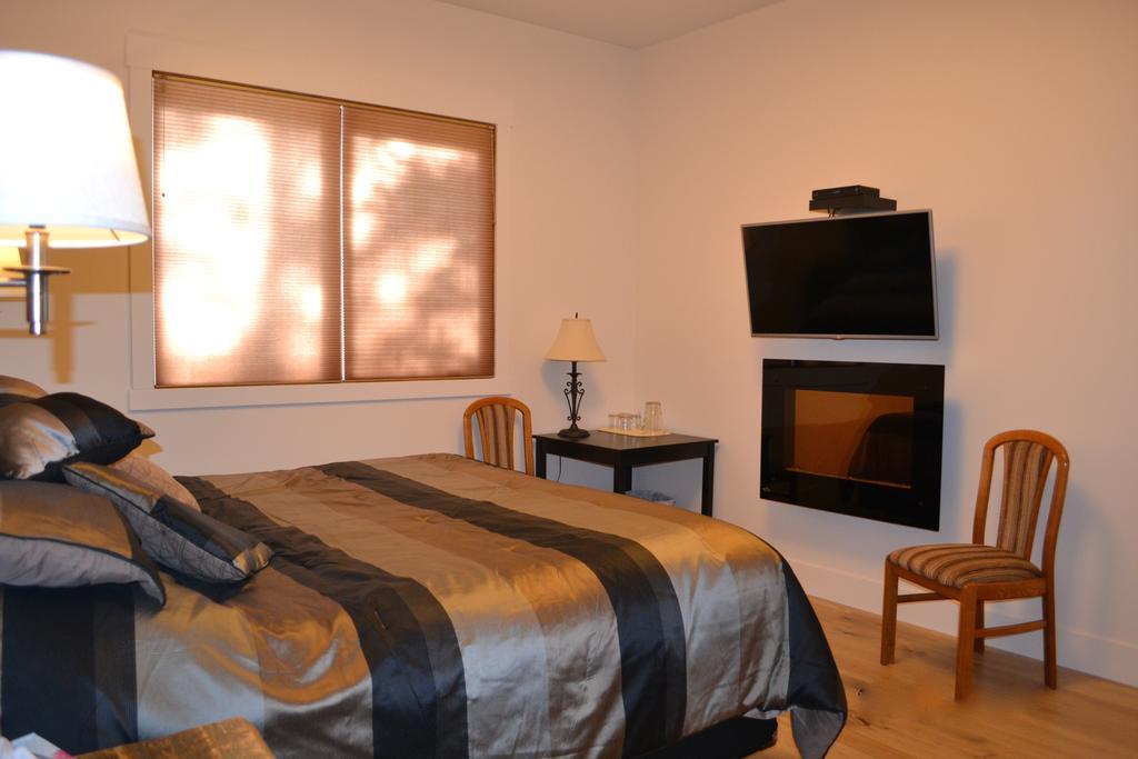 Radium Elk Park B&B Radium Hot Springs Zimmer foto